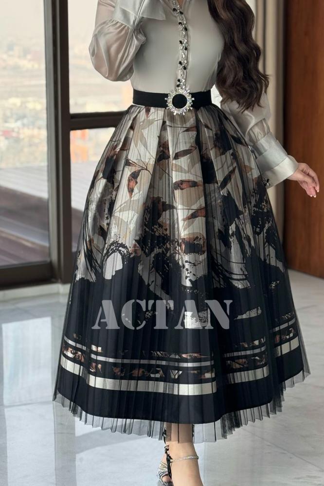 Elegant beige crystal embellished midi dress المقاس:(L - 40)