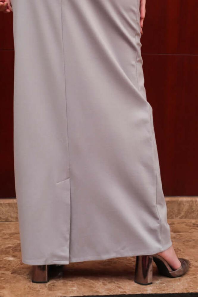 Solid gray long skirt المقاس:(M)