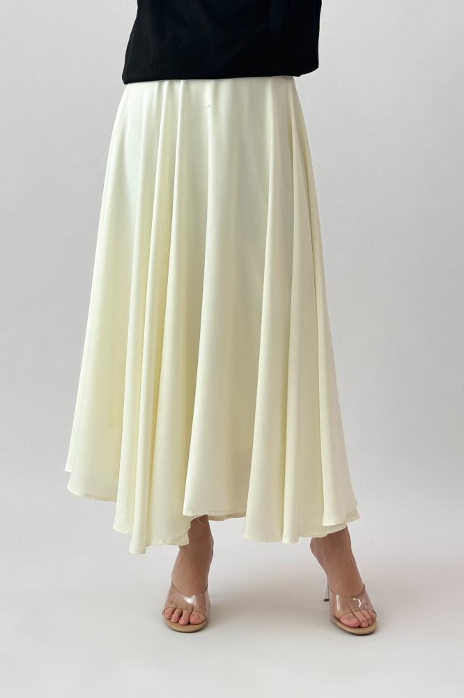 Satin cloche skirt, sugar color المقاس:(S)