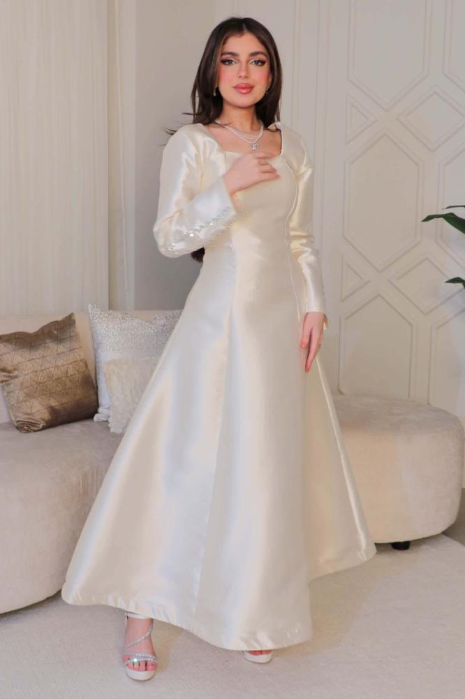 Classic beige crystal embellished maxi dress المقاس:(L)