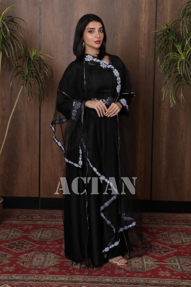 Traditional long jalabiya with black cloak المقاس:(XXL)