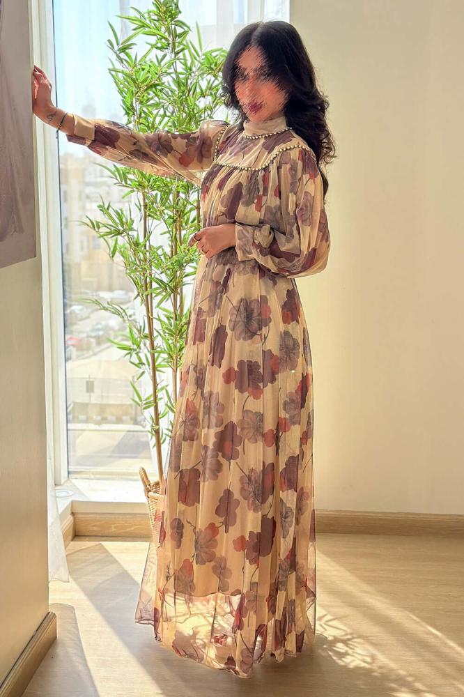 Elegant beige floral print maxi dress المقاس:(L)