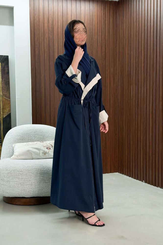 Navy blue folded collar abaya with a tie at the waist المقاس:(56)
