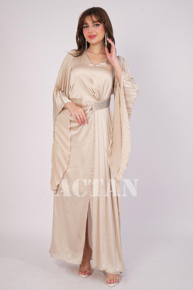 Beige pleated maxi dress with side slit المقاس:(XL - 42)