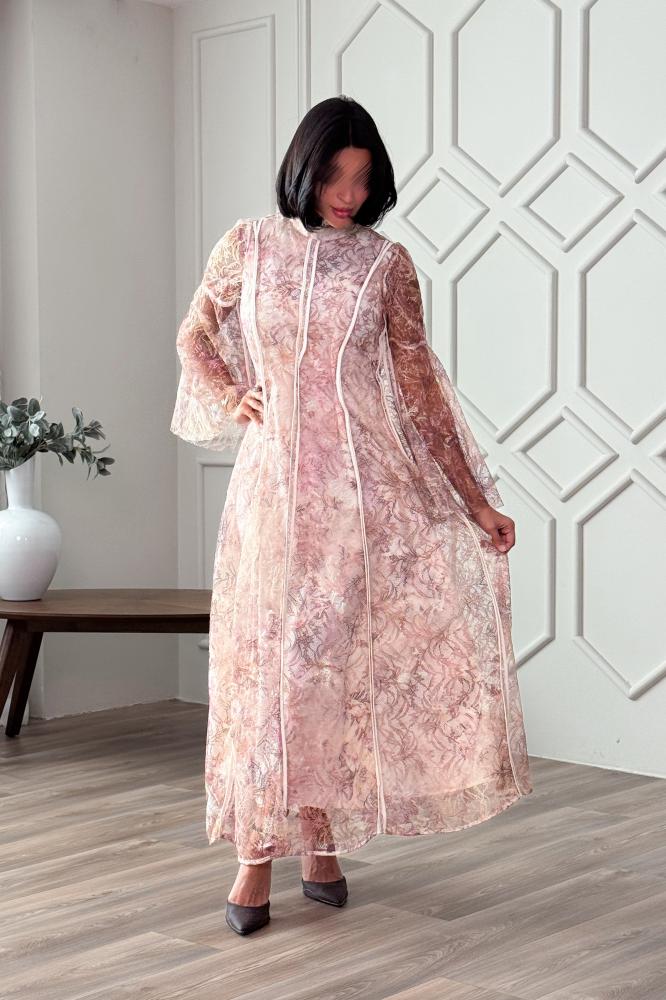 Maxi dress with wide sleeves and floral lace المقاس:(XL - 42)
