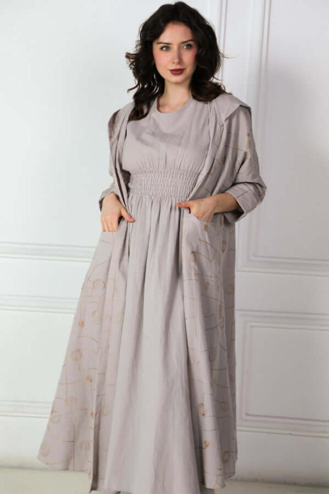 Beige hooded coat and waist dress set المقاس:(L)