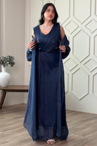 Navy blue pleated two-piece dress and cape المقاس:(M)