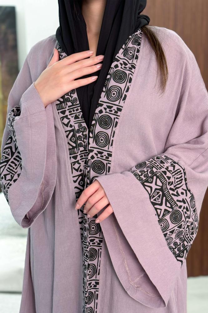 Wide crepe abaya with patterns المقاس:(52)