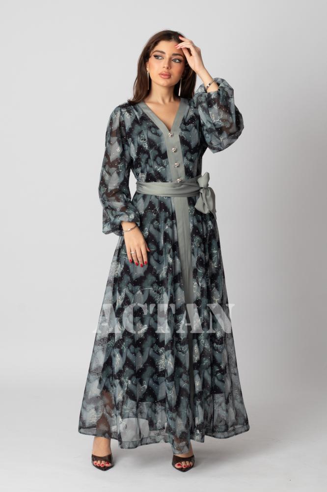 Green embroidered maxi dress المقاس:(L - 40)