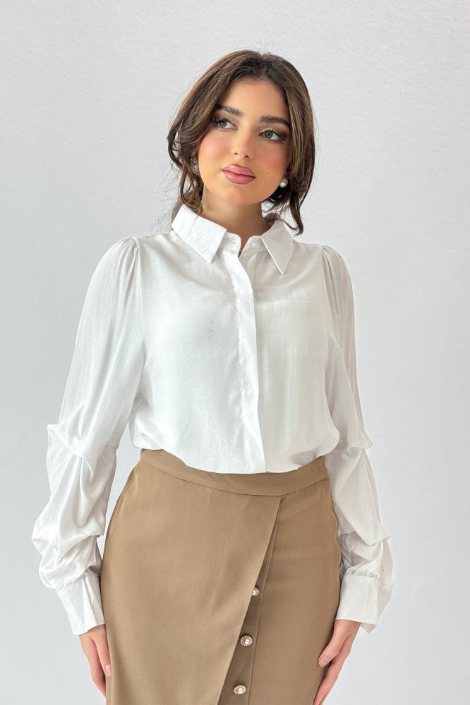 White long-sleeved cotton shirt المقاس:(L)
