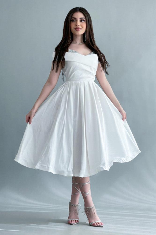 White crystal pleated evening dress المقاس:(XXL)