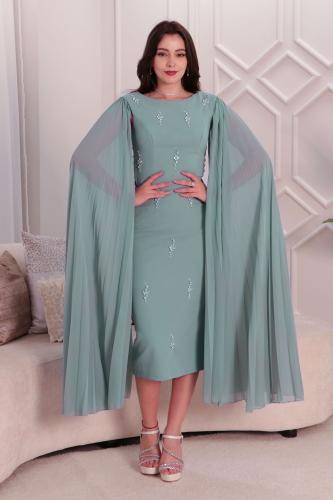 Light green crystal embellished midi dress المقاس:(L)