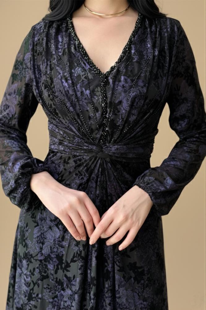 Floral print velvet dress with a knot at the waist المقاس:(M - 38)