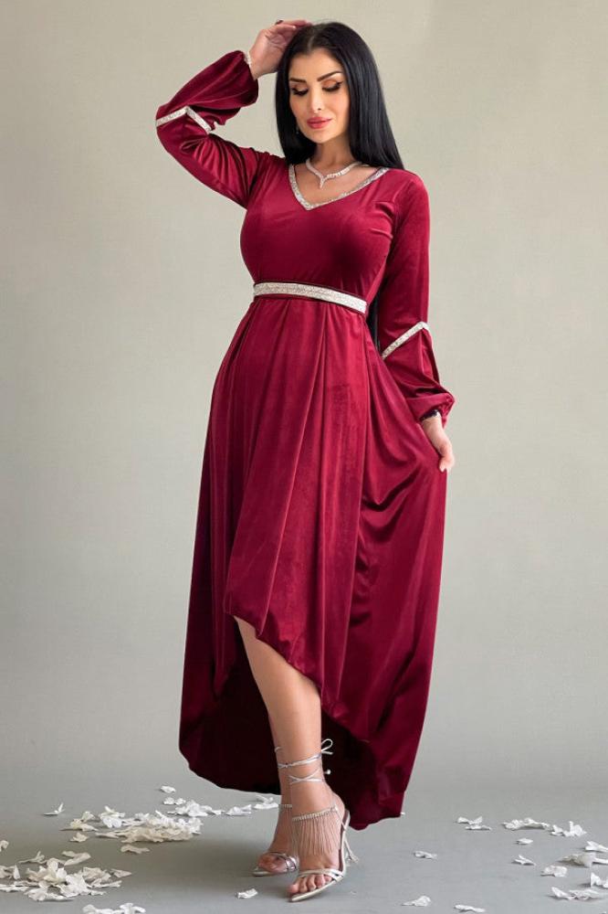 Velvet dress with crystal ribbon المقاس:(XL)