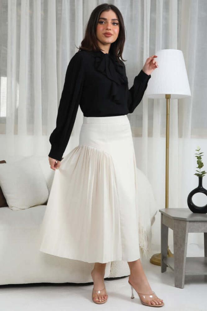 Beige pleated midi skirt المقاس:(L)