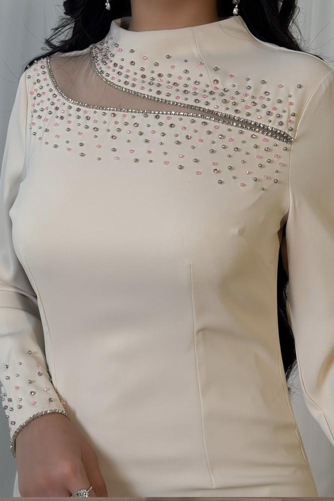 Beige straight-cut dress المقاس:(M - 38)