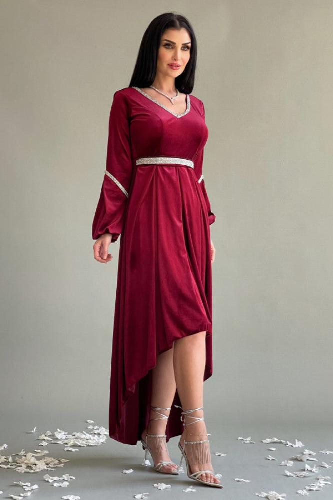 Velvet dress with crystal ribbon المقاس:(XL)