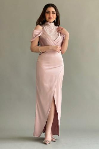 Pink embroidered maxi evening dress المقاس:(M)