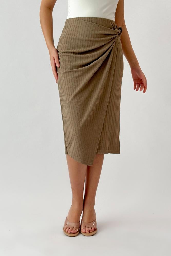 Khaki pleated wrap mini skirt المقاس:(L)