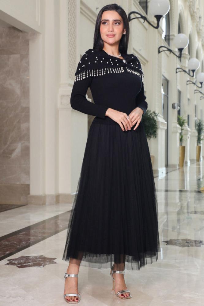 Black pearl embellished midi dress المقاس:(L - 40)
