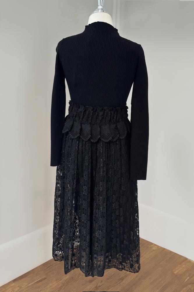 Lace Sweater Midi Dress المقاس:(L - 40)