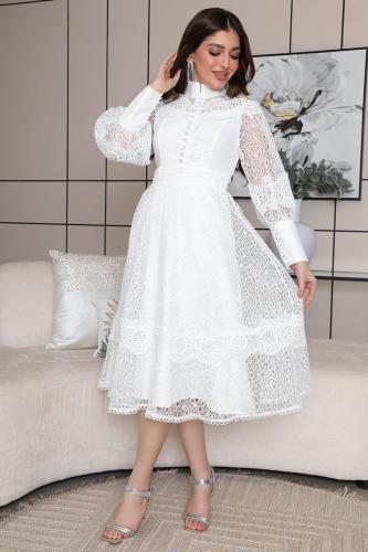 Elegant white lace midi dress المقاس:(XL - 42)