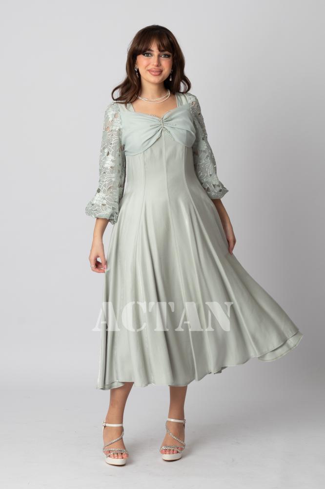 Pearl-embellished guipure sleeve midi dress المقاس:(M - 38)