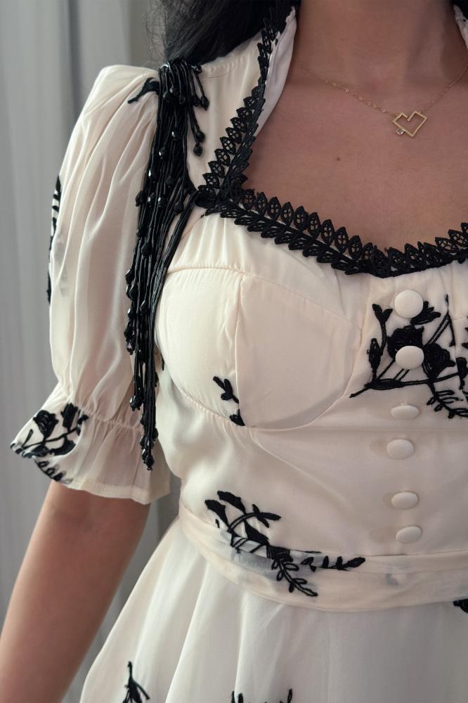 Midi dress with floral print المقاس:(L)