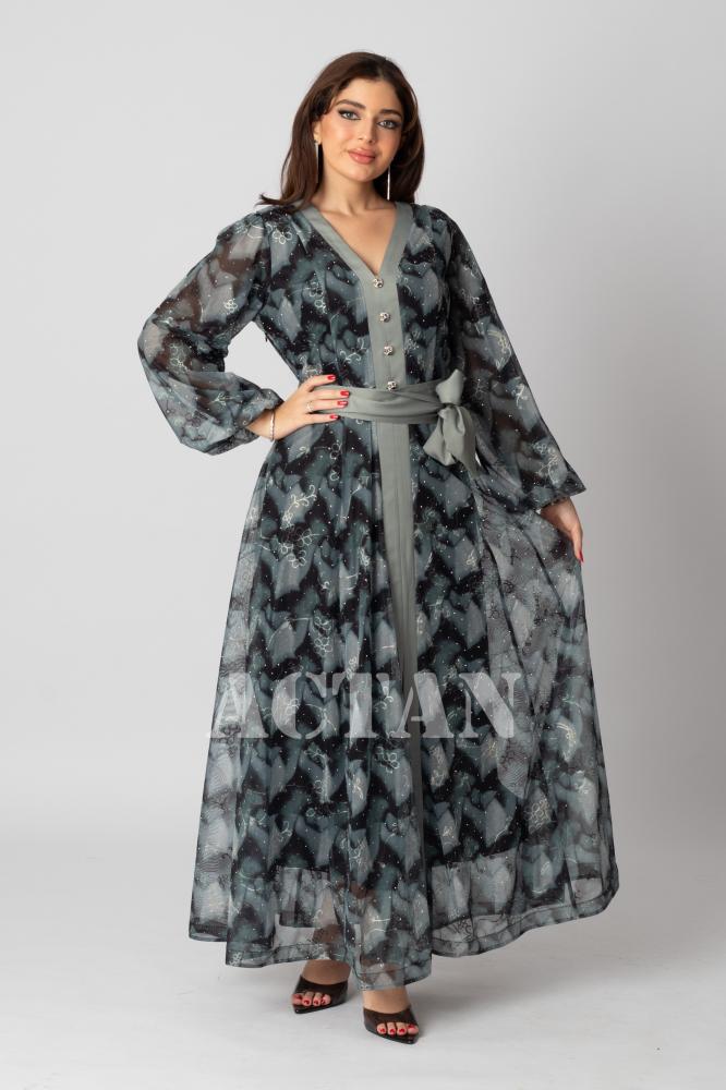 Green embroidered maxi dress المقاس:(L - 40)