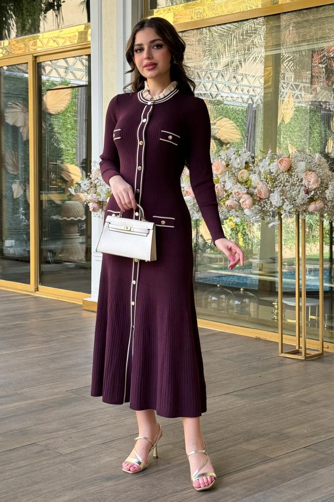 Ribbed knit midi dress with button detail المقاس:(L - 40)