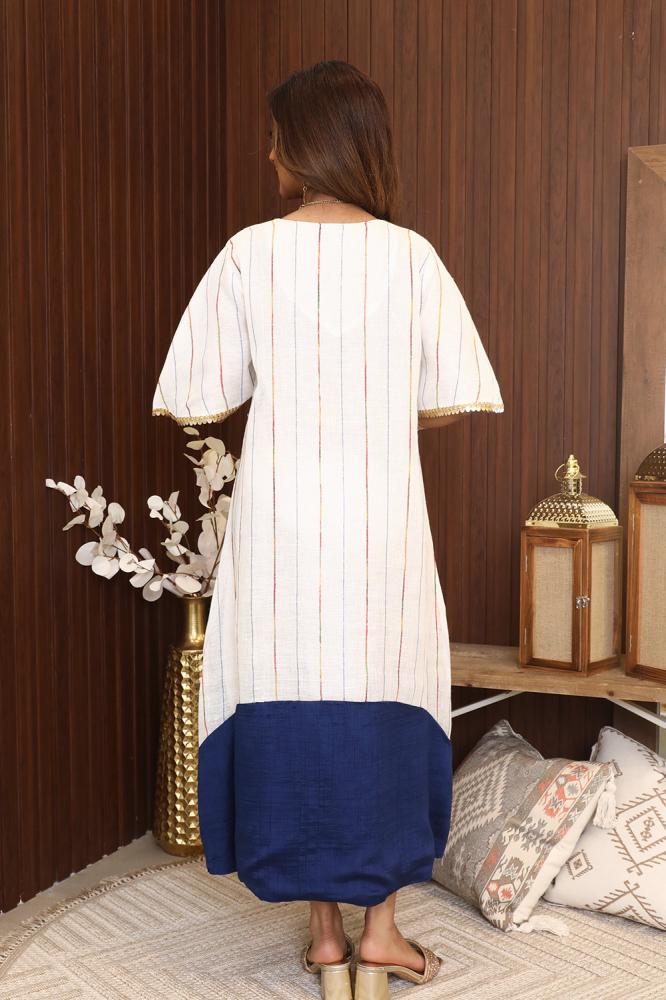 Striped midi jalabiya with gold detailing المقاس:(L)