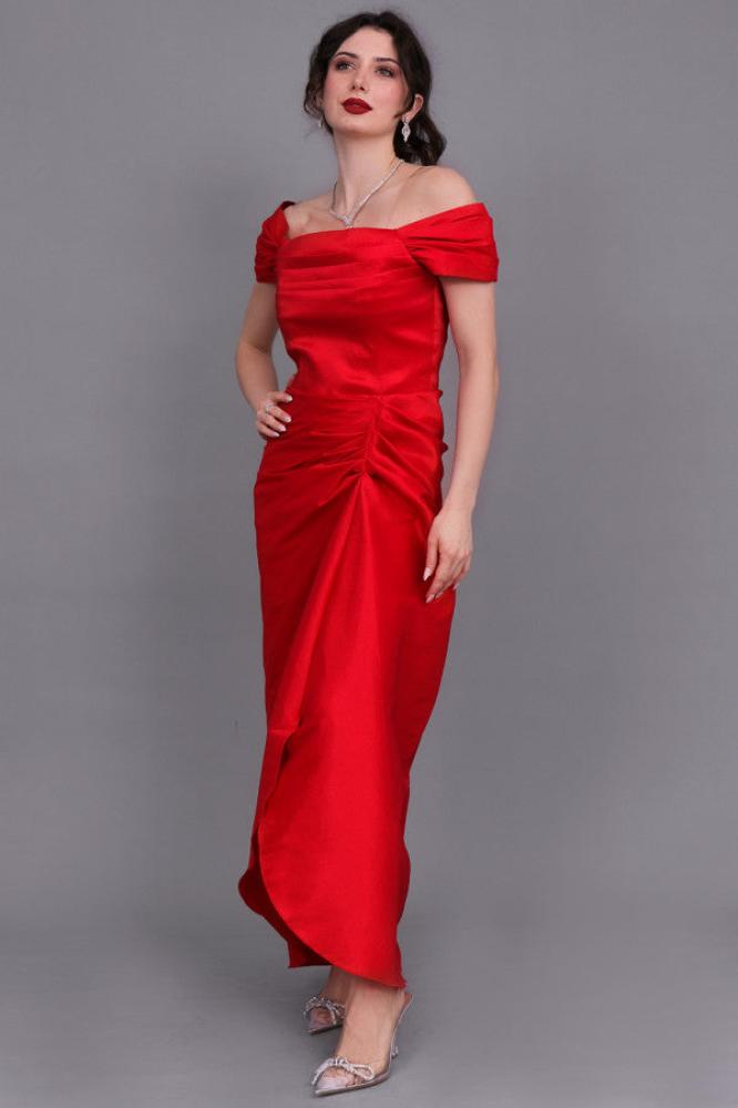 Red off-shoulder pleated evening dress المقاس:(XL)