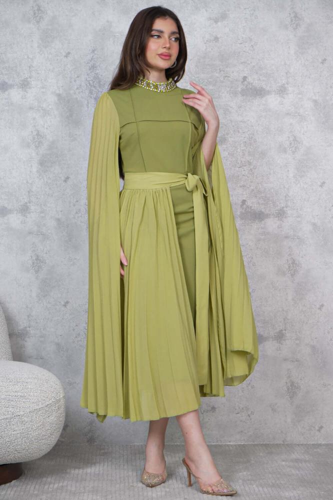 Green Crystal Embellished Straight Two-Piece Midi Dress المقاس:(M - 38)