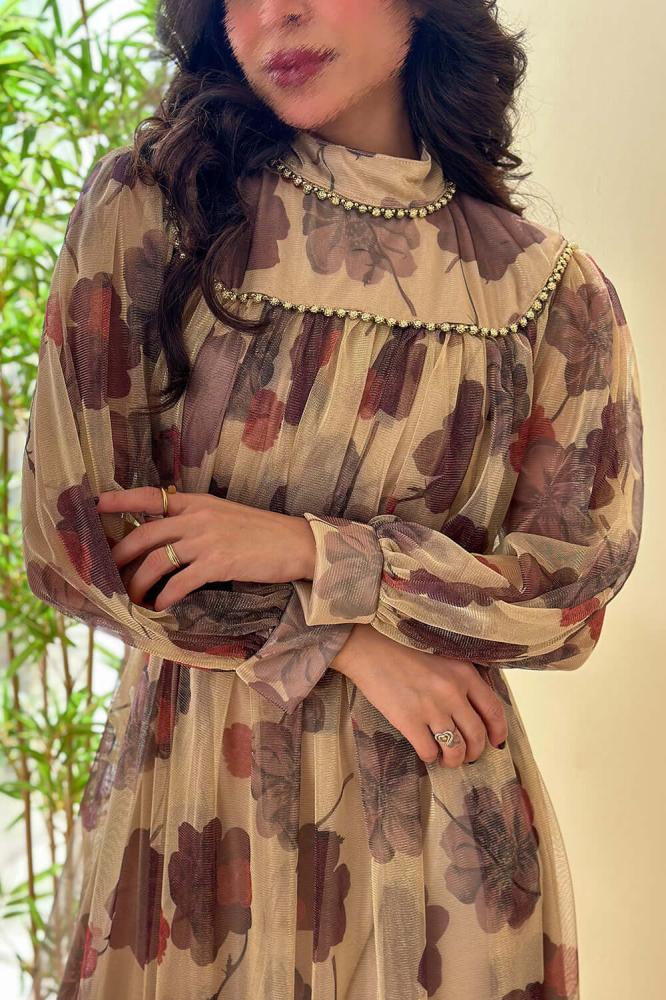 Elegant beige floral print maxi dress المقاس:(L)