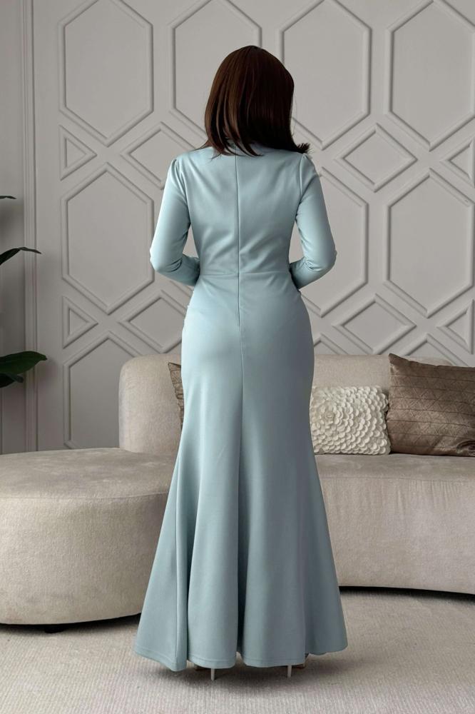 Long draped dress with Tiffany-colored crystals المقاس:(M - 38)