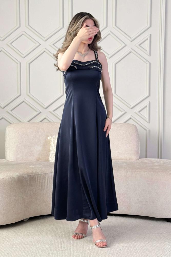 Long navy blue crystal embellished dress المقاس:(L - 40)