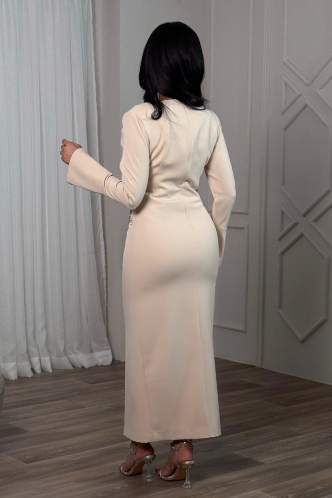 Elegant beige crystal-embellished fitted dress المقاس:(S - 36)