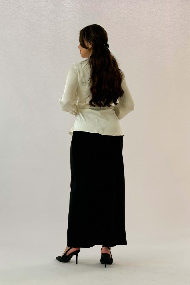 Light beige satin shirt with side belt المقاس:(M)