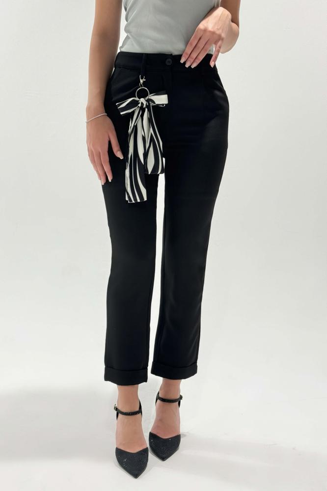 Black bow tie midi pants المقاس:(XXL - 44)