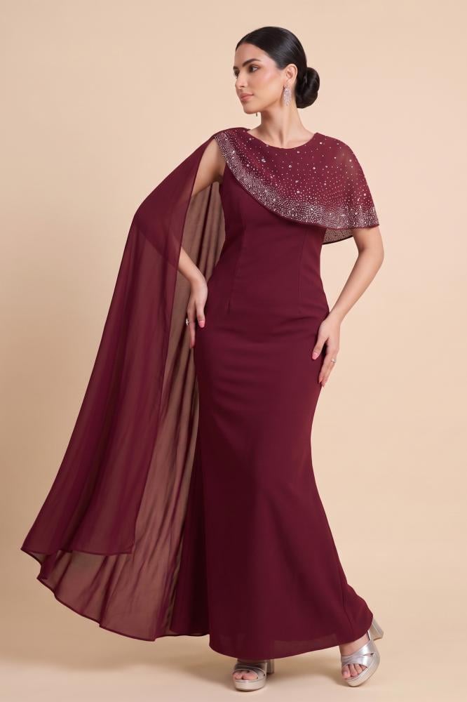 Maxi dress with a rhinestone-embellished collar المقاس:(S - 36)