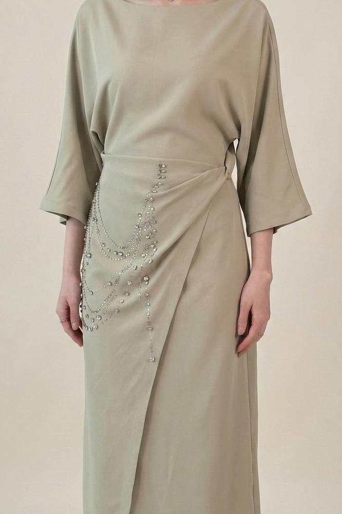 Light green crystal embellished long dress المقاس:(L - 40)