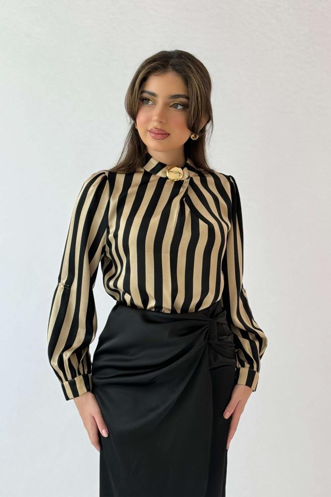 Striped round neck blouse المقاس:(M - 38)