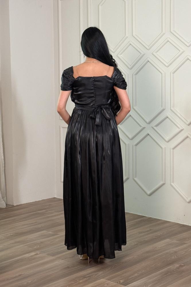 Black pleated off-shoulder dress المقاس:(L)