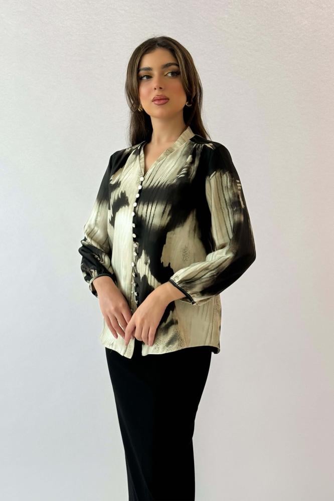 Beige printed button-up shirt المقاس:(XL - 42)