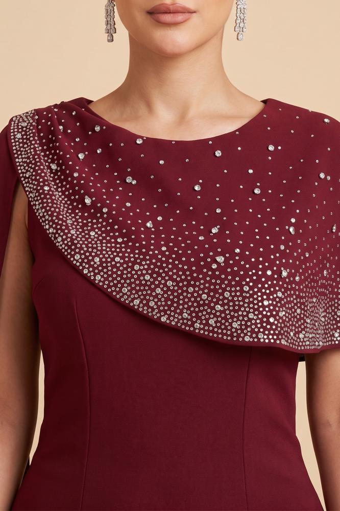 Maxi dress with a rhinestone-embellished collar المقاس:(S - 36)