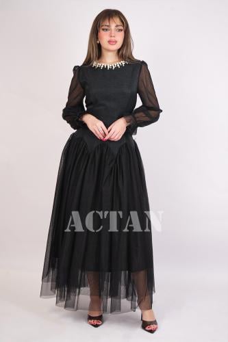 Black low-waisted tulle dress المقاس:(XXL - 44)
