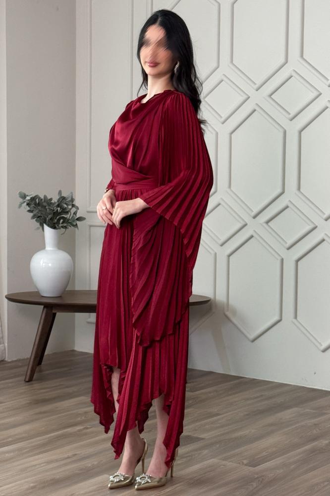 Asymmetric pleated dress المقاس:(M - 38)