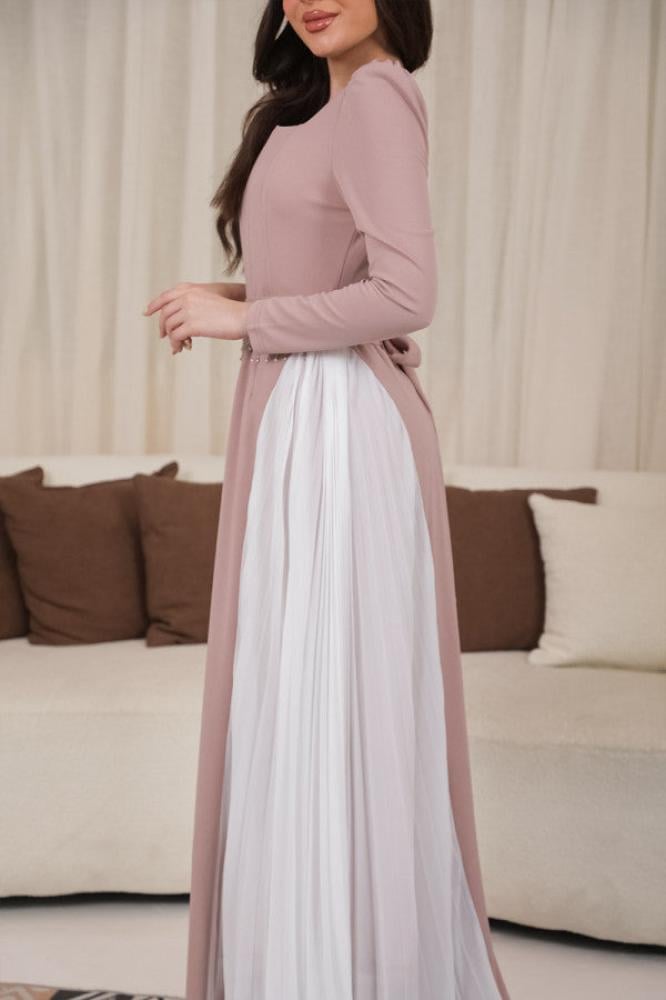 Beige pleated dress with a belt decorated with crystal tassels المقاس:(L - 40)