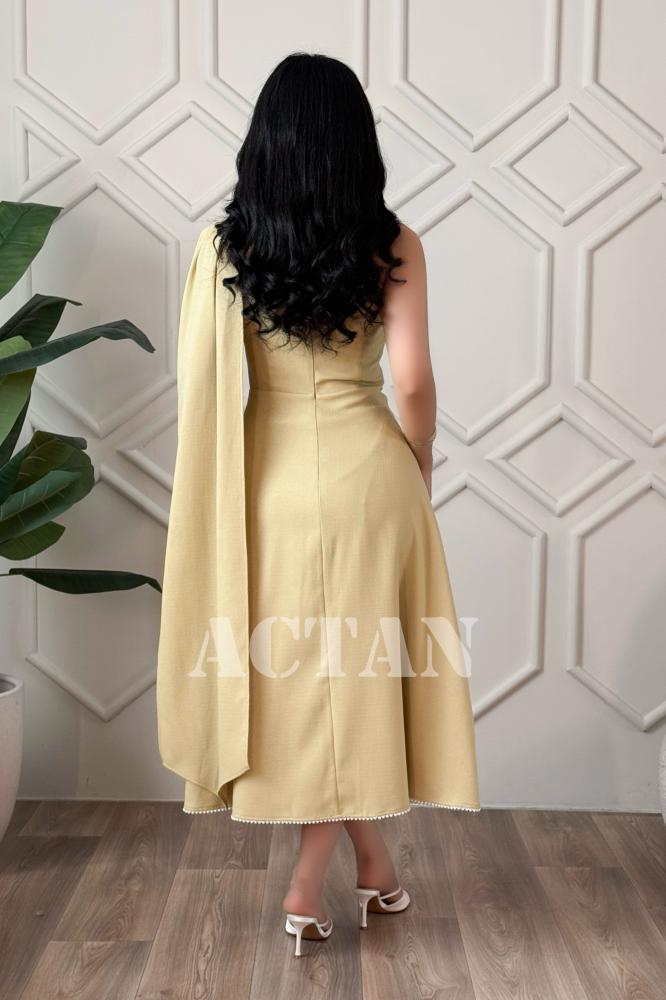 Light Green Pearl Embellished One Shoulder Midi Dress المقاس:(M - 38)