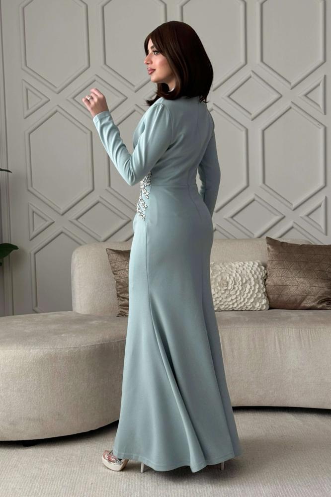 Long draped dress with Tiffany-colored crystals المقاس:(M - 38)